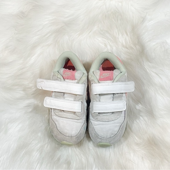 Nike Little Girl MD Valiant Low Gaze Sneakers - Picture 2 of 12